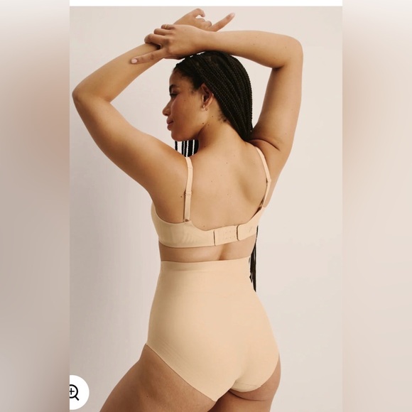 Shaper High Rise Briefs size Medium - Picture 4 of 7